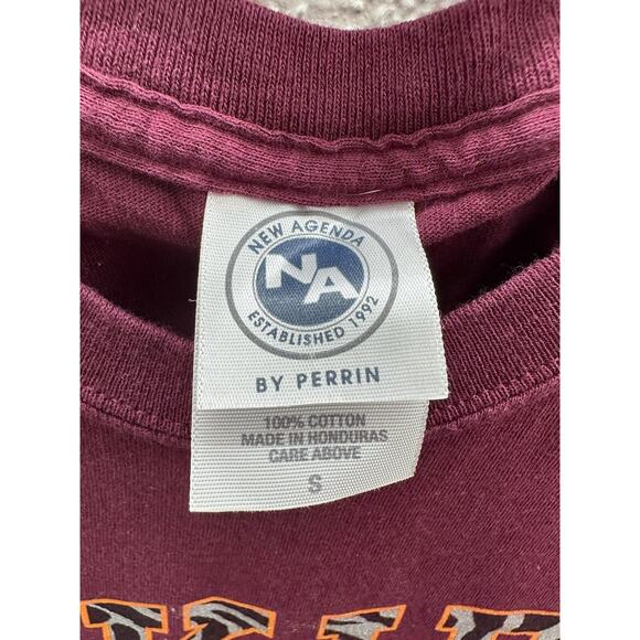 Womens Maroon Virgina Tech Hokies Animal Print Graphic T-Shirt Size Small - Picture 4 of 9